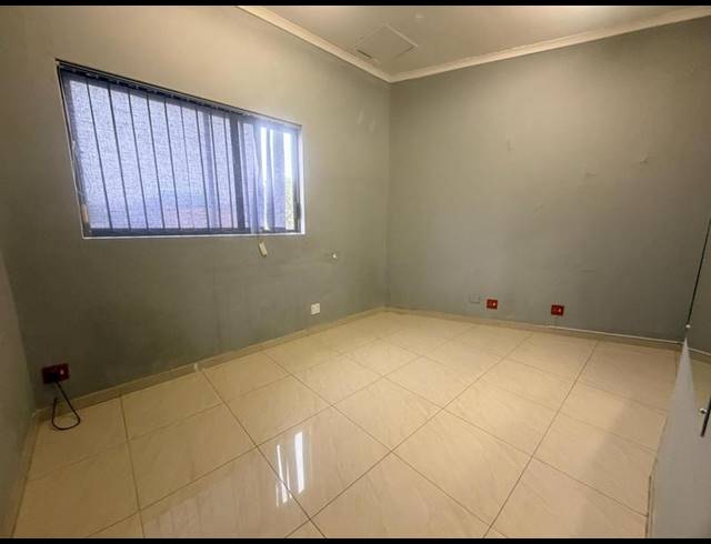 BUSINESS PROPERTY TO RENT IN LAUDIUM